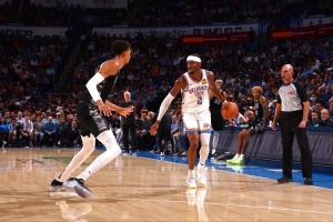 朱芳雨：尼克斯有8天休息时间但也很难 不知道要研究马刺还是雷霆